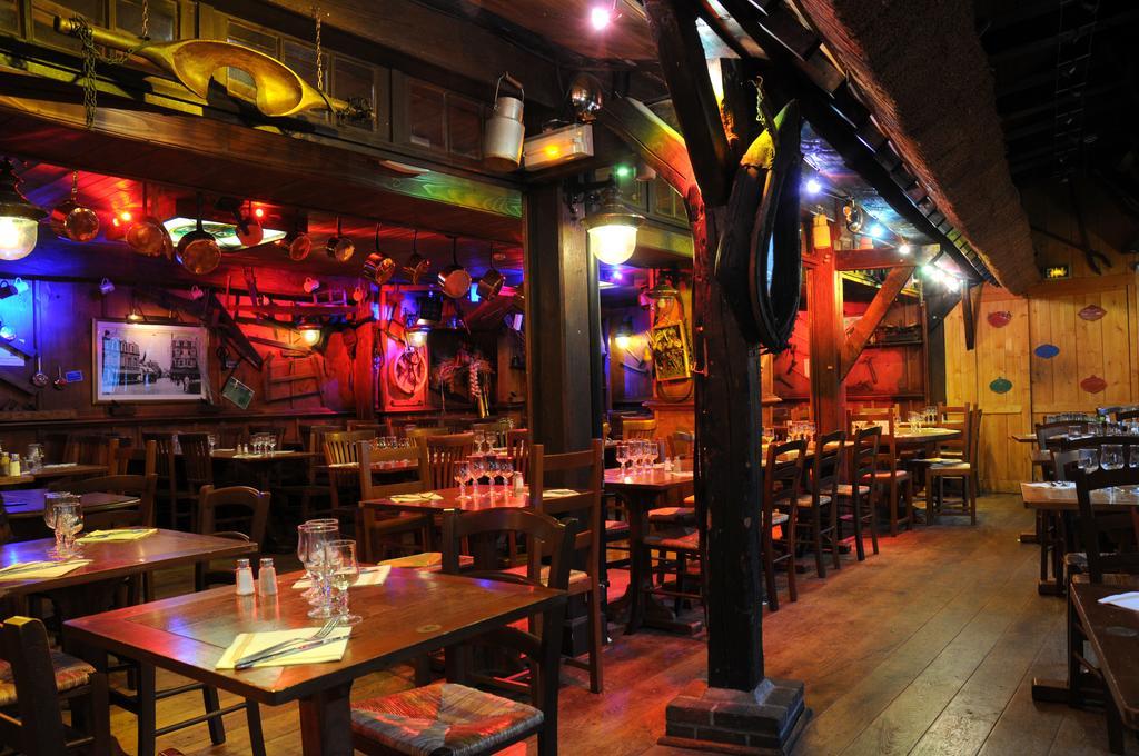 אטרטאט La Taverne Des Deux Augustins מראה חיצוני תמונה