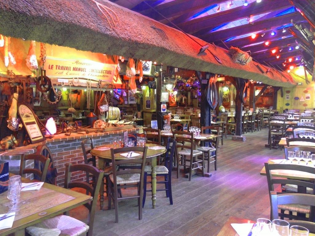 אטרטאט La Taverne Des Deux Augustins מראה חיצוני תמונה